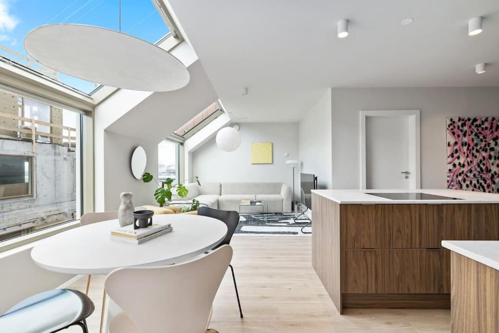 Appartement Skylight Lux 3br/2ba Center With Free Parking