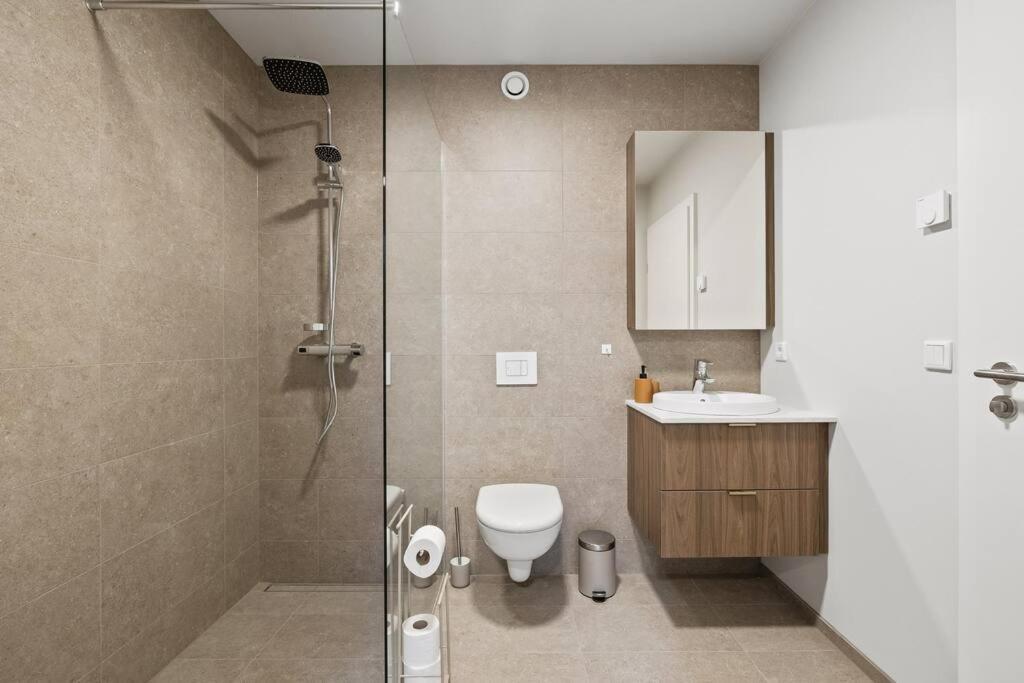 Skylight Lux 3br/2ba Center With Free Parking Appartement *