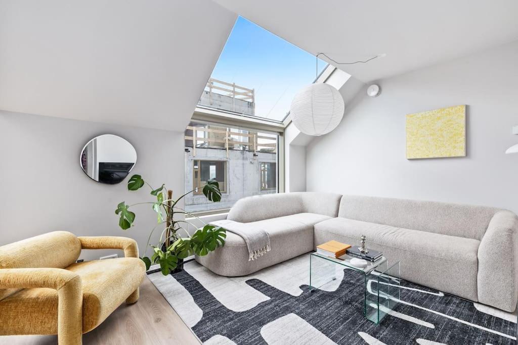 Skylight Lux 3br/2ba Center With Free Parking Appartement *
