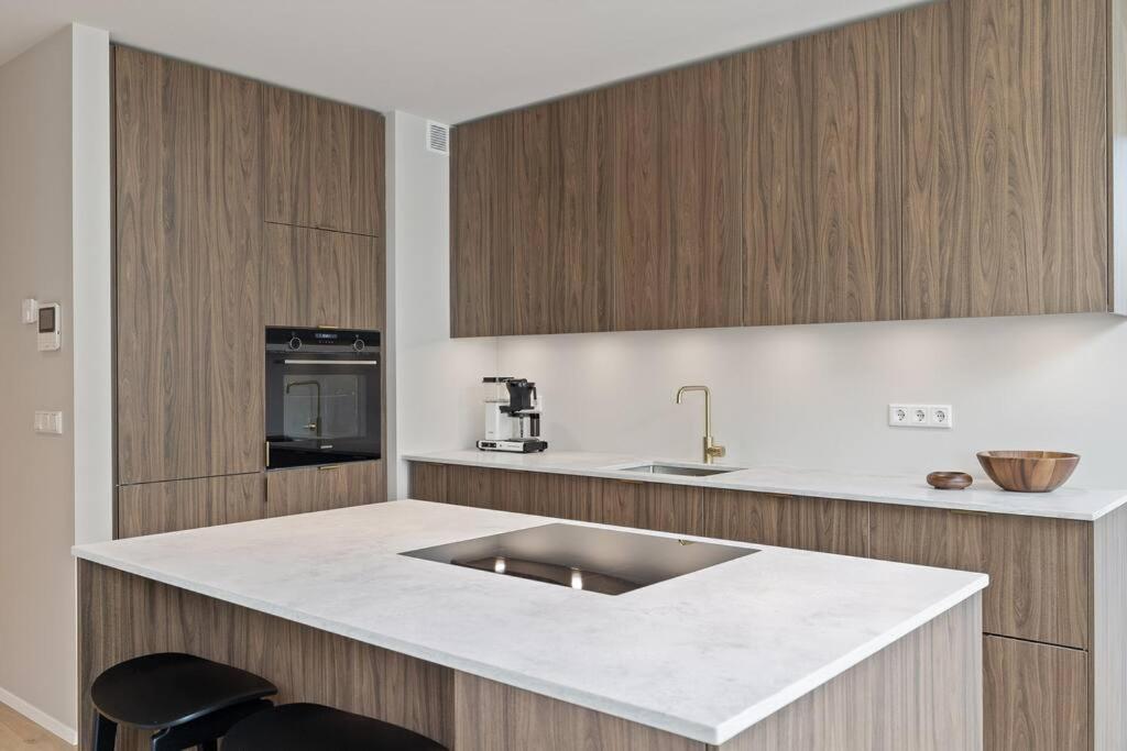 Skylight Lux 3br/2ba Center With Free Parking Appartement *